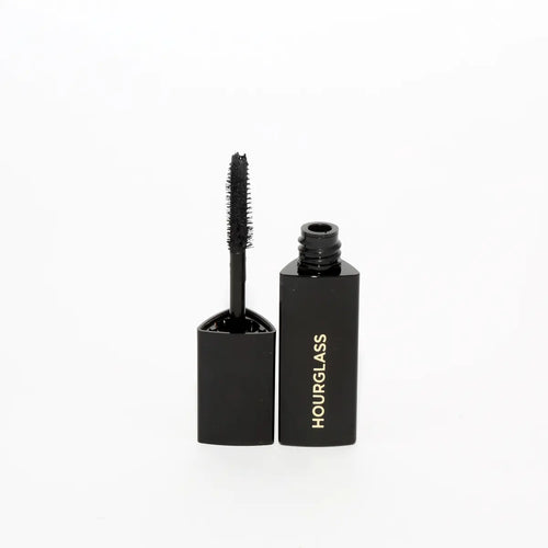 טען תמונה 1 בתצוגת גלריה. Caution™ Extreme Lash Mascara - Travel Size – Hourglass Cosmetics