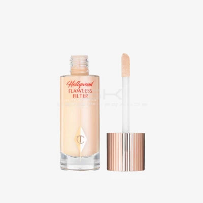 טען תמונה 1 בתצוגת גלריה. Charlotte Tilbury | פילטר הארה וטשטוש פגמים למראה זוהר "Hollywood Flawless Filter"